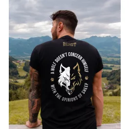   A wolf doesn't concern himself with the opinions of sheep. Férfi póló / Fekete
