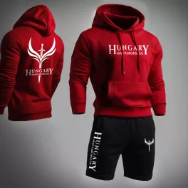 Hungary -  piros pulóver + fekete rövidnadrág 