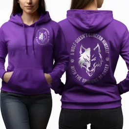   A wolf doesn't concern himself with the opinions of sheep  - Női pulóver / Lila