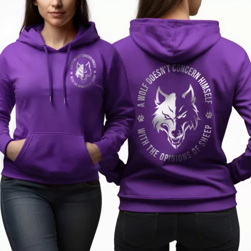 A wolf doesn't concern himself with the opinions of sheep  - Női pulóver / Lila